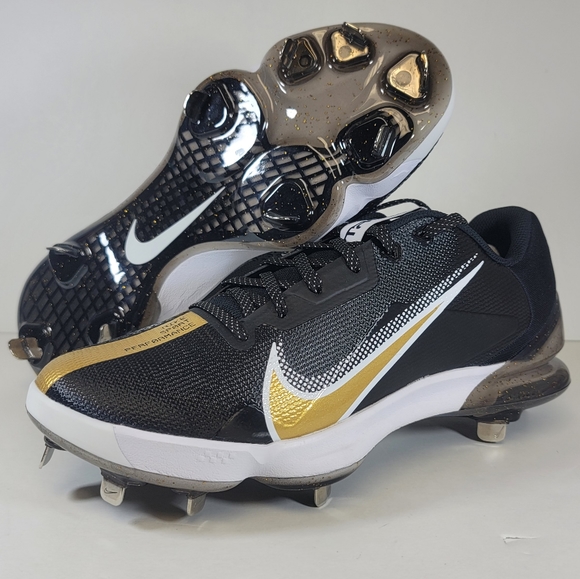 gold nike baseball cleats
